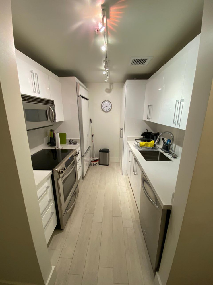 Modern Kitchen Remodel Done In A White Gloss Color - Modern - Kitchen ...