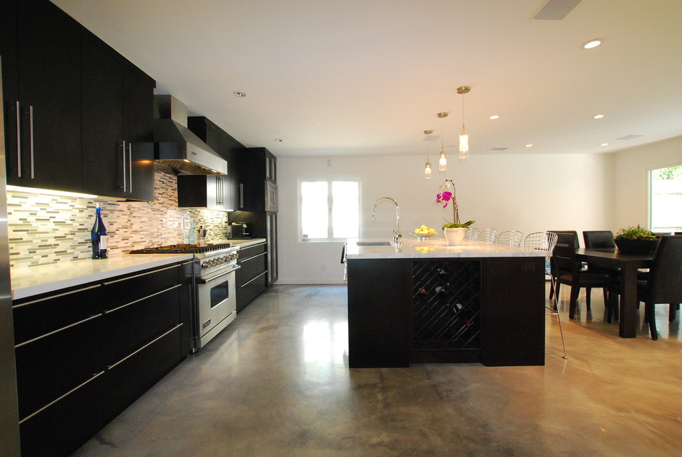 Inspiration for a modern kitchen remodel in Los Angeles