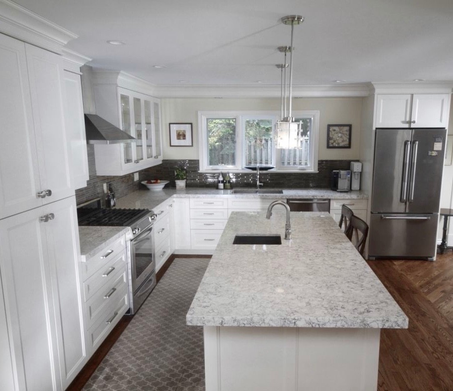 Modern Kitchen with Quartz Counterops Modern Kitchen Toronto by