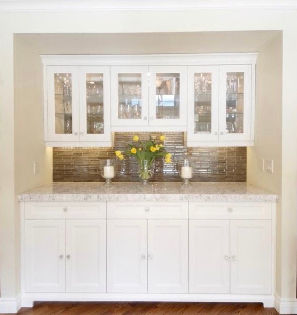 Modern Kitchen with Quartz Countertops Modern Kitchen Toronto