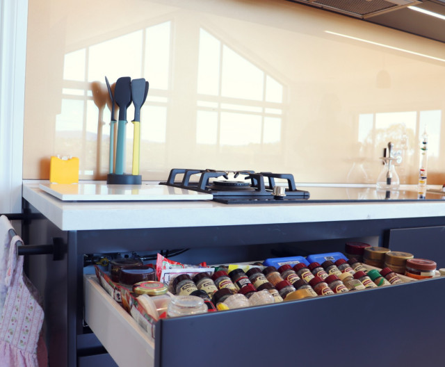 Modern Kitchens & Joinery VIIII Modern Kitchen Canberra Queanbeyan by P & K Joinery