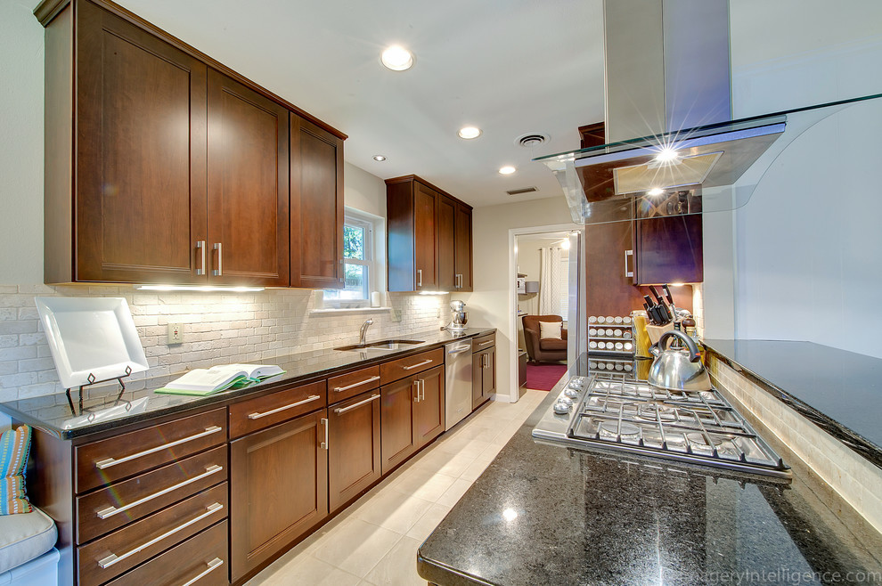 Photo of a contemporary kitchen in Dallas.