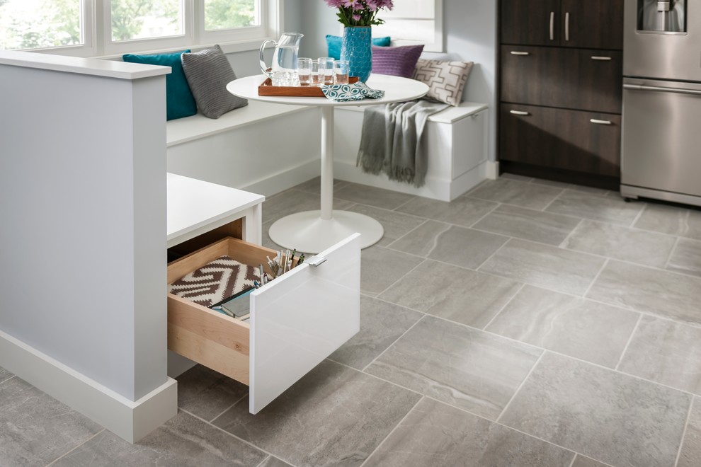 Example of a kitchen design in Minneapolis