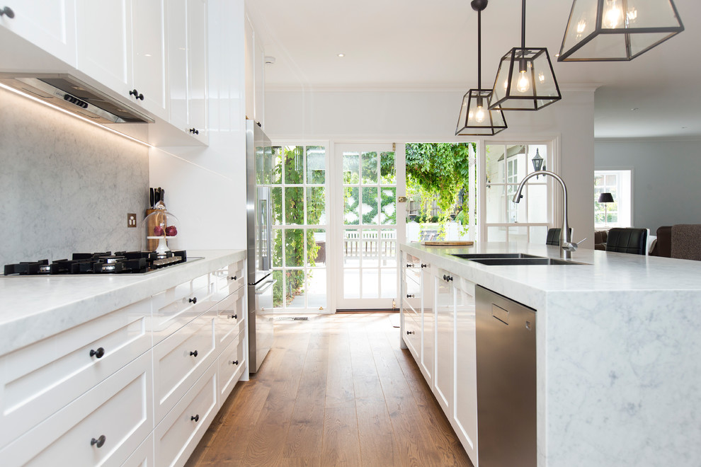 Example of a classic kitchen design in Melbourne