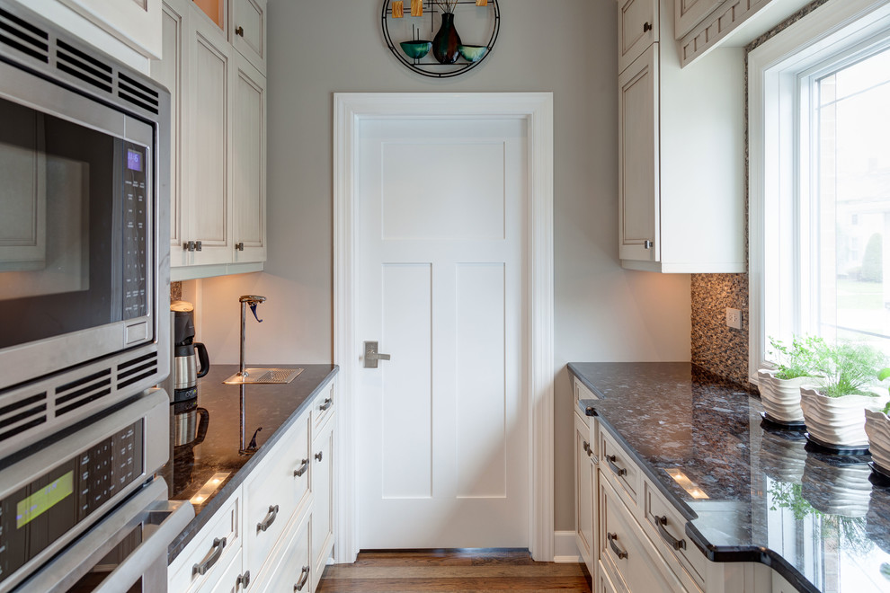 Modern Unity- a Traditional/Craftsman style Home ...
