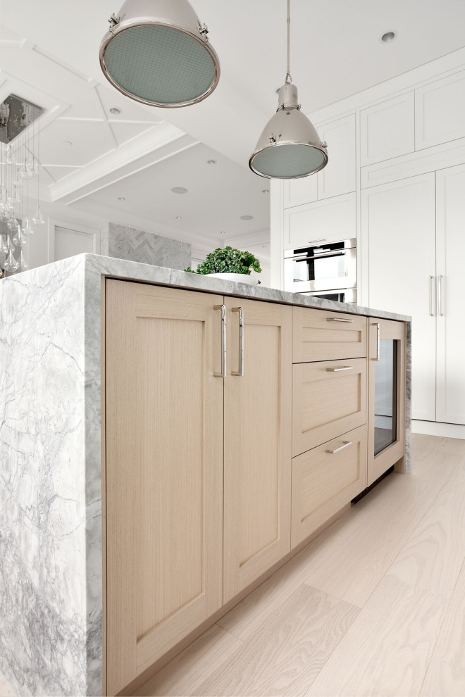 Inspiration for a small modern u-shaped kitchen/diner in Vancouver with a single-bowl sink, shaker cabinets, white cabinets, engineered stone countertops, multi-coloured splashback, ceramic splashback, stainless steel appliances, plywood flooring, an island, beige floors and grey worktops.