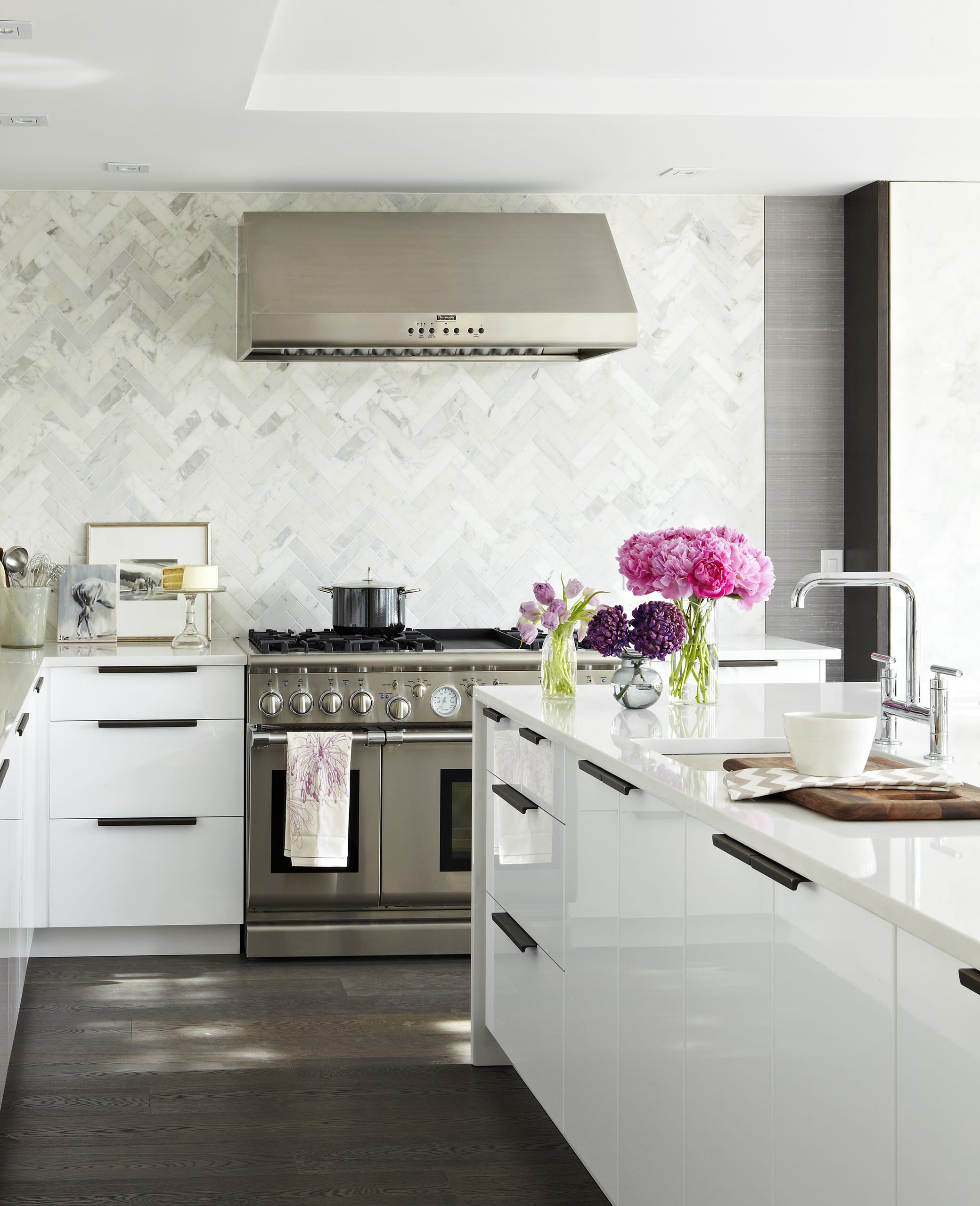 Modern White Kitchen Contemporary Kitchen Toronto By Croma Design Inc Houzz