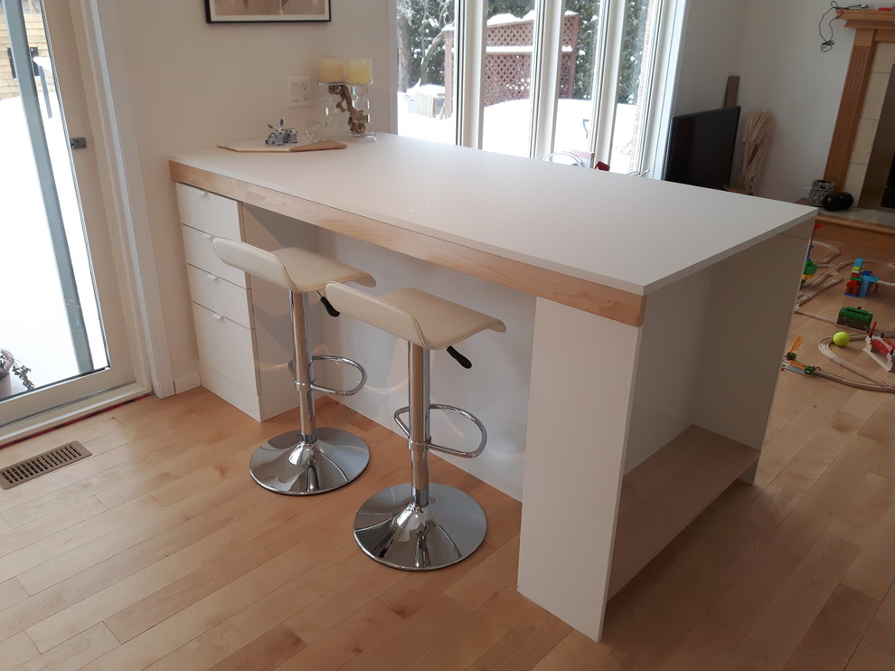 Modern wood kitchen Modern Kitchen Ottawa by Les Cuisines