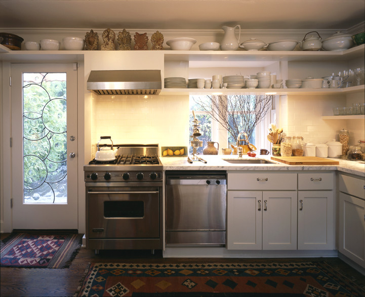Arts and crafts kitchen photo in Seattle