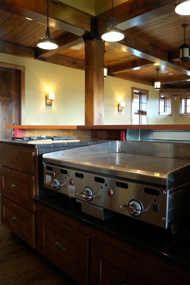 Design ideas for a medium sized rustic kitchen in Minneapolis.