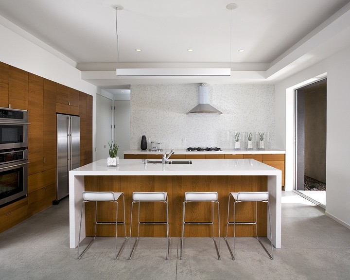 Inspiration for a modern kitchen in Los Angeles.