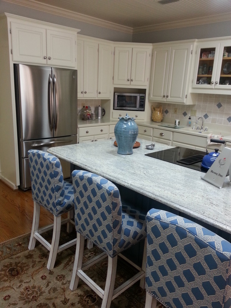 Example of a classic kitchen design in Little Rock