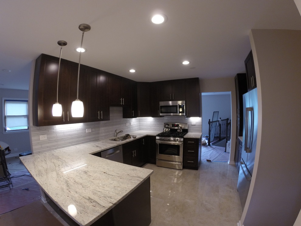 Mount Prospect house renovation Modern Kitchen Chicago by Dream