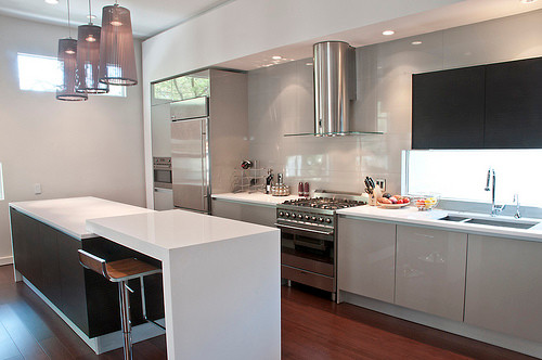 Design ideas for a modern kitchen in Houston.