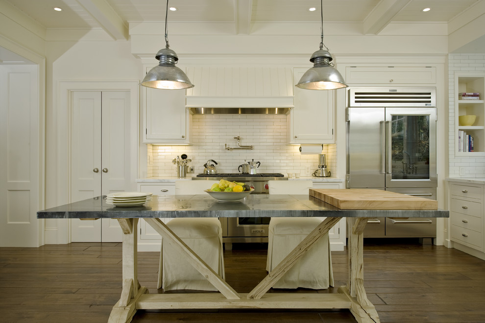 Kitchen - farmhouse kitchen idea in San Francisco with subway tile backsplash