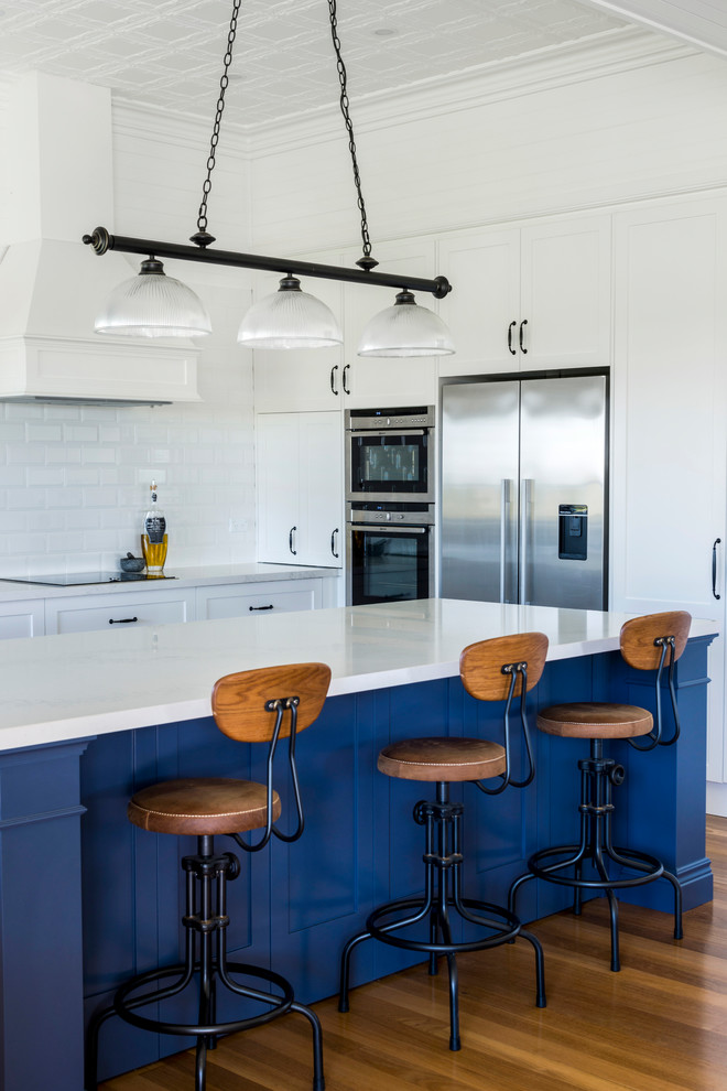 Kitchen - farmhouse kitchen idea in Gold Coast - Tweed