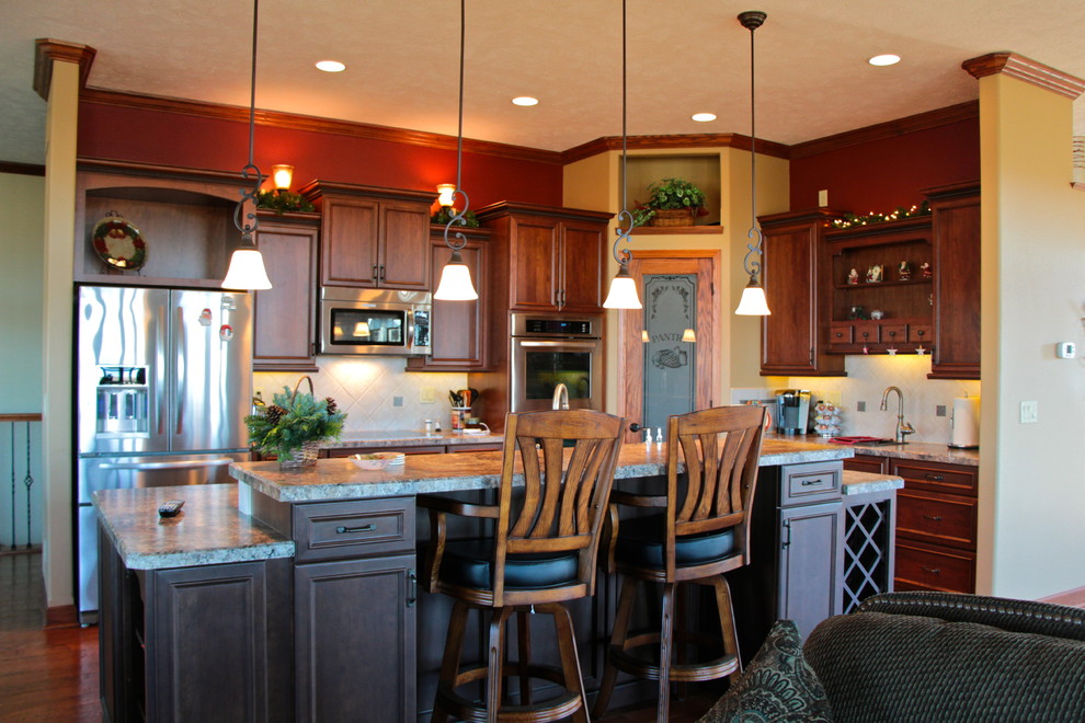 This is an example of a traditional kitchen in Omaha.