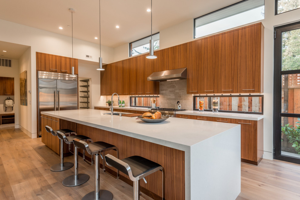 Design ideas for a contemporary kitchen in Sacramento.