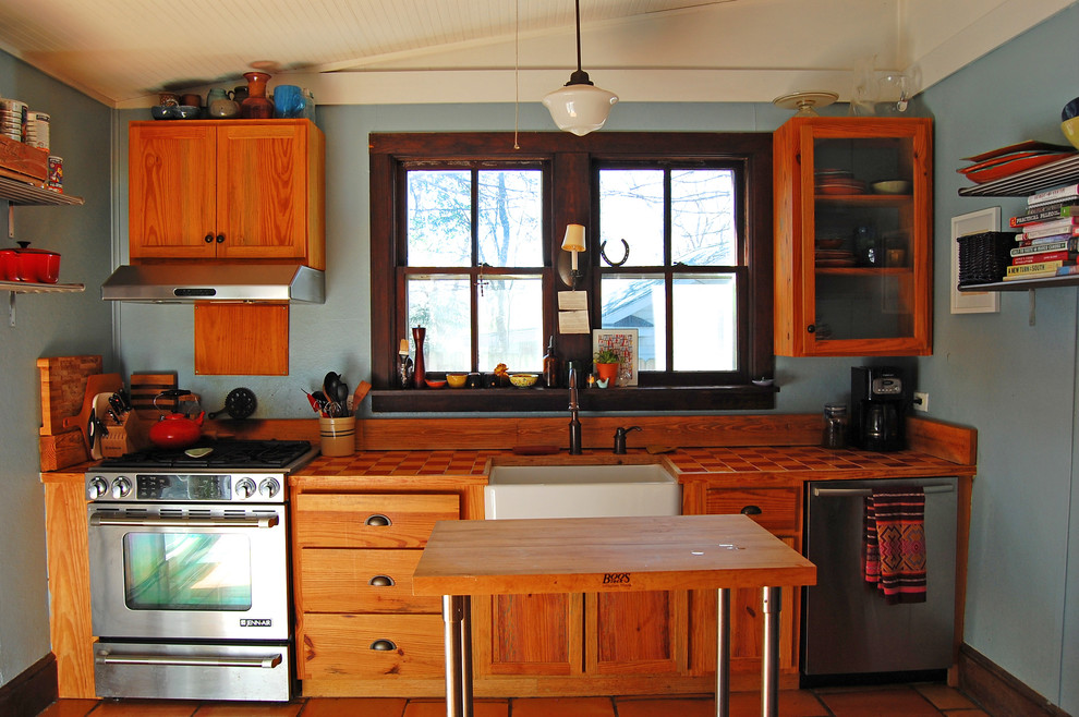 My Houzz An Eclectic 1920s Farmhouse In Georgia Farmhouse Kitchen   My Houzz An Eclectic 1920s Farmhouse In Georgia Corynne Pless Img~f2d1c55f00fd7e6d 9 9986 1 6828f69 