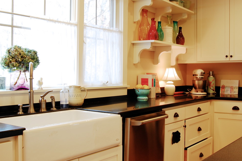 Mountain style kitchen photo in New York