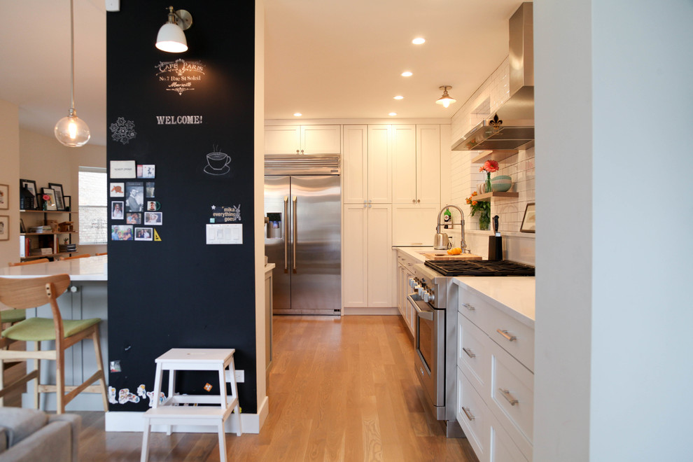 This is an example of a scandinavian kitchen in Chicago.