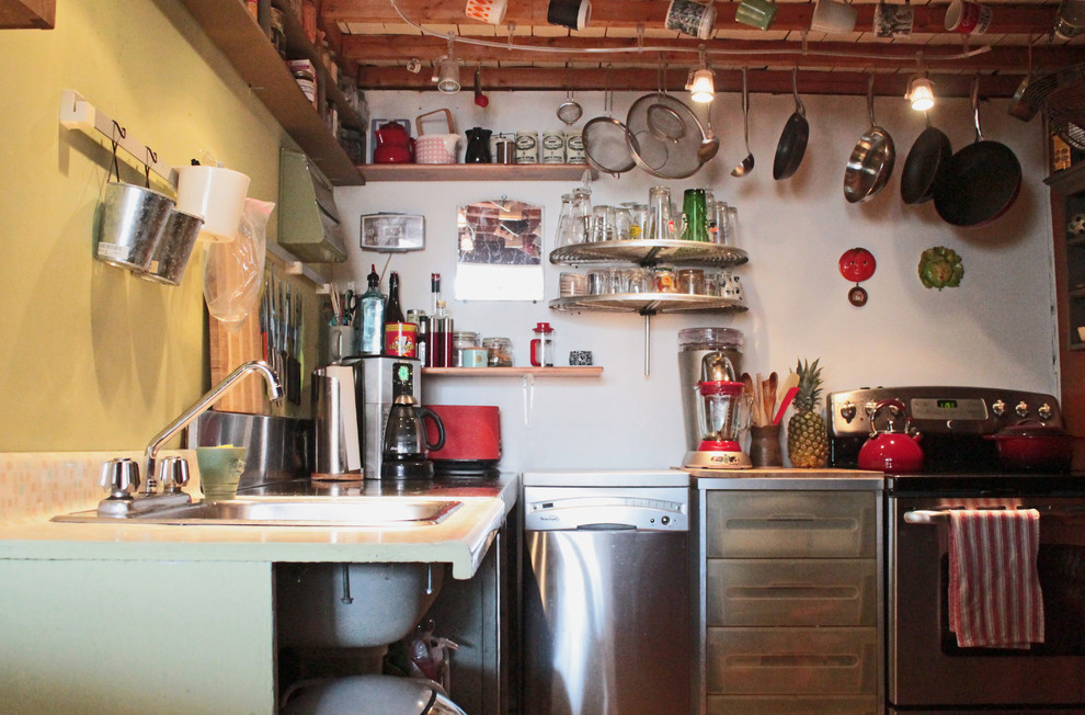 This is an example of an urban kitchen in Montreal.