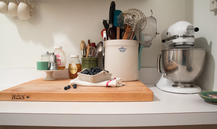 Example of an eclectic kitchen design in New York