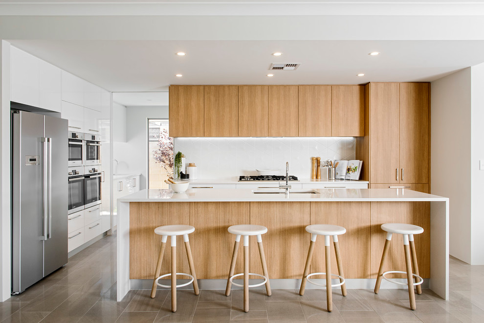Moderne Küche mit Kücheninsel in Perth