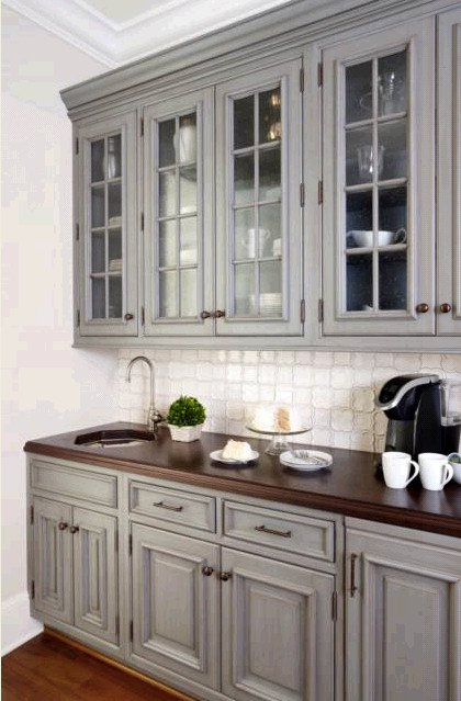 Offene, Geräumige Landhaus Küche mit Küchenrückwand in Weiß, Rückwand aus Mosaikfliesen und Kücheninsel in Washington, D.C.