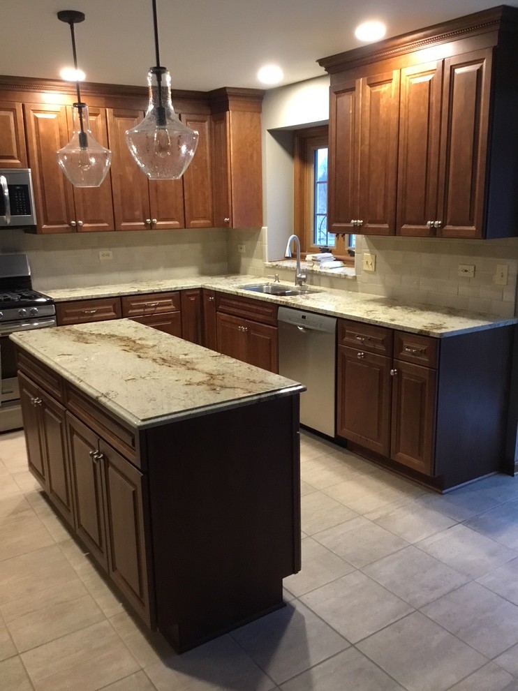 Natural Wood Raised Panel Traditional Kitchen Chicago