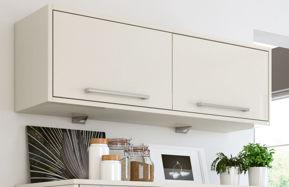 Diseño de cocina comedor minimalista con puertas de armario beige
