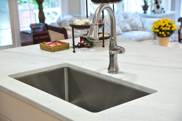 Neutral, Traditional Kitchen with Modern Flair - Newton, Ga