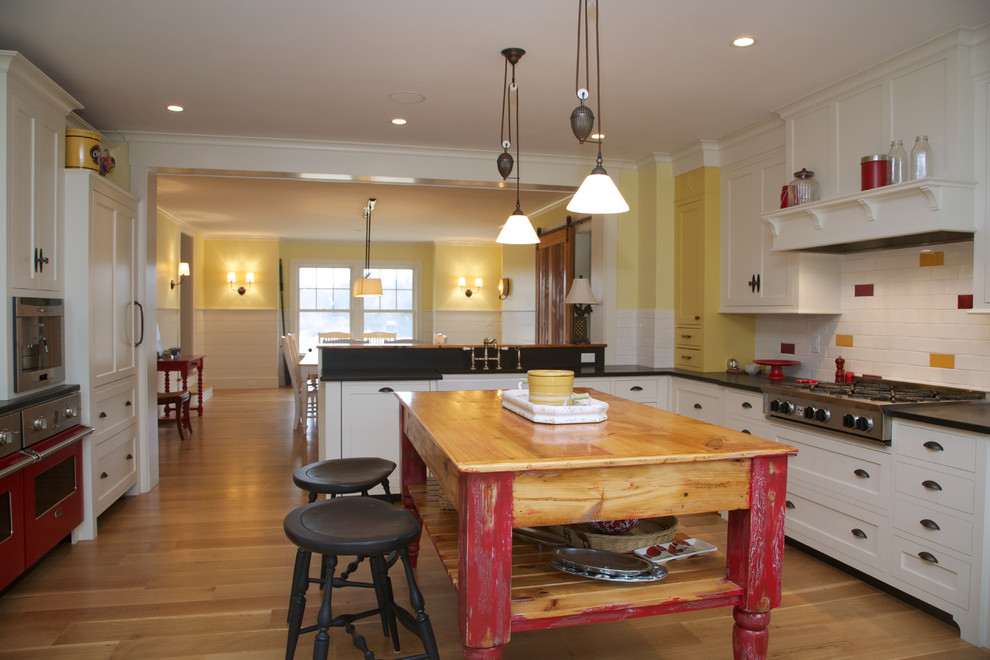 Photo of a country kitchen in Boston.