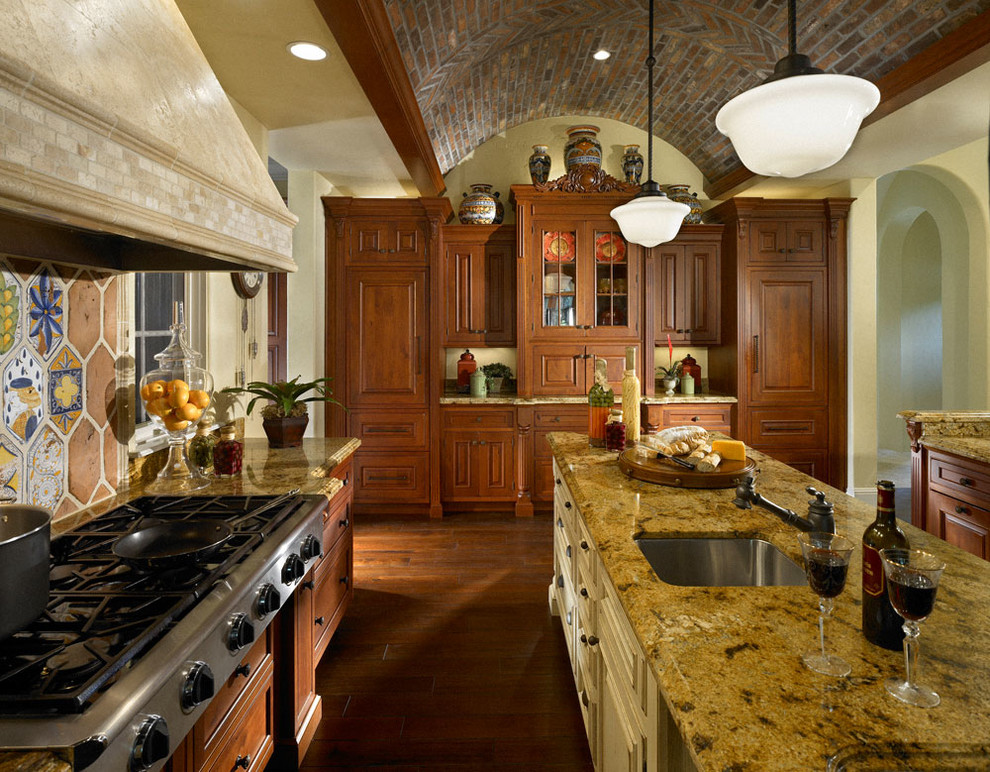 Tuscan kitchen photo in Orlando
