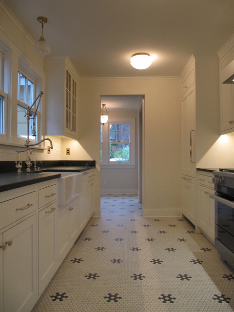 New galley kitchen - Classique - Cuisine - Seattle - par Tim Andersen ...