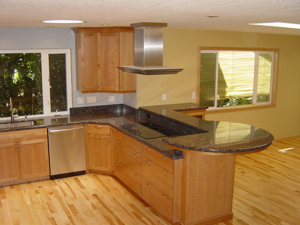 Photo of a traditional kitchen in Portland.
