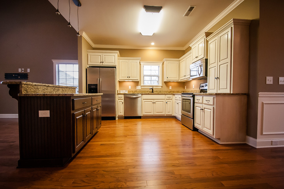 New Home Construction Traditional Kitchen Nashville by Building