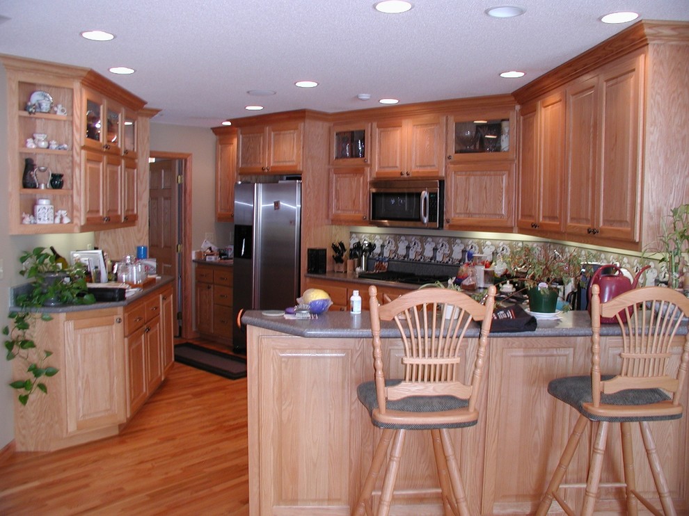 Photo of a classic kitchen in Minneapolis.