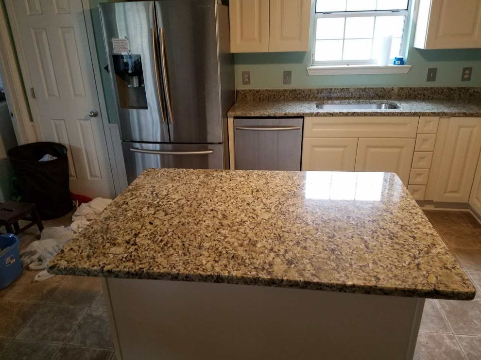 New Kitchen and Counters in Alabaster, Alabama Traditional