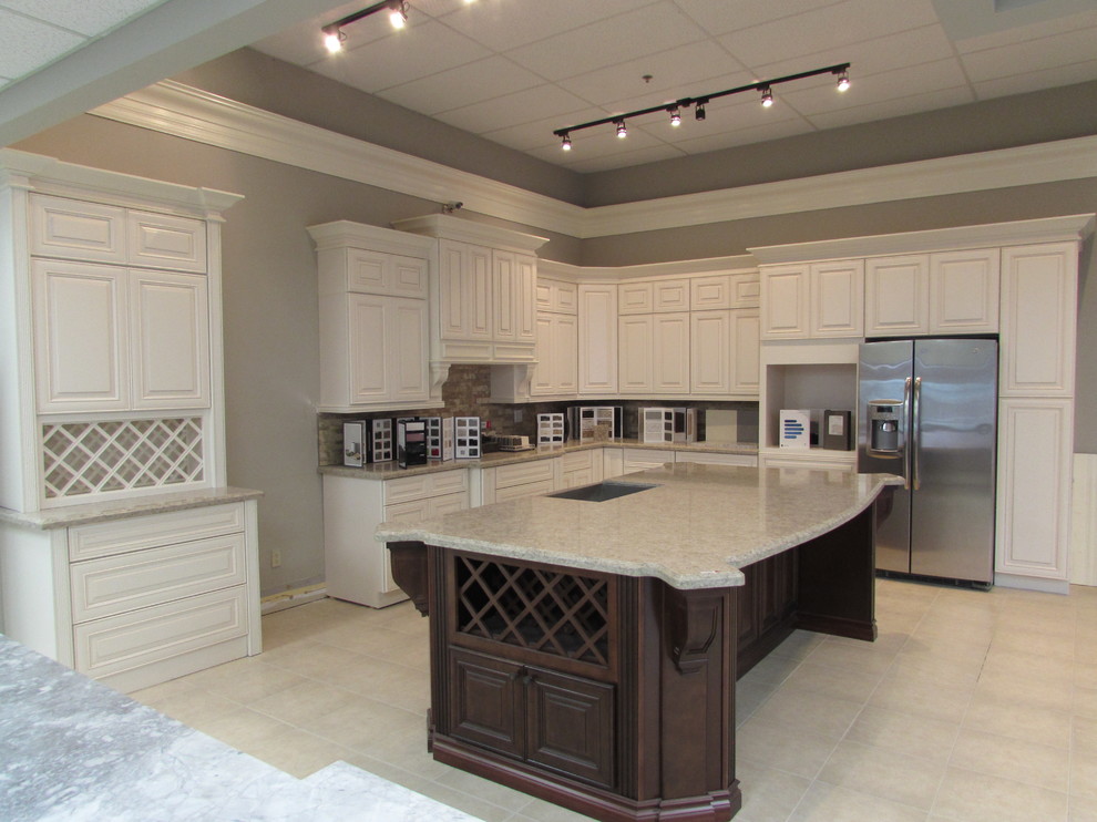 Newmarket Showroom Display Traditional Kitchen Toronto By Rockwood Kitchens