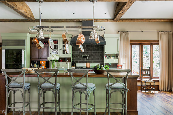 Inspiration for a traditional kitchen in Boston.