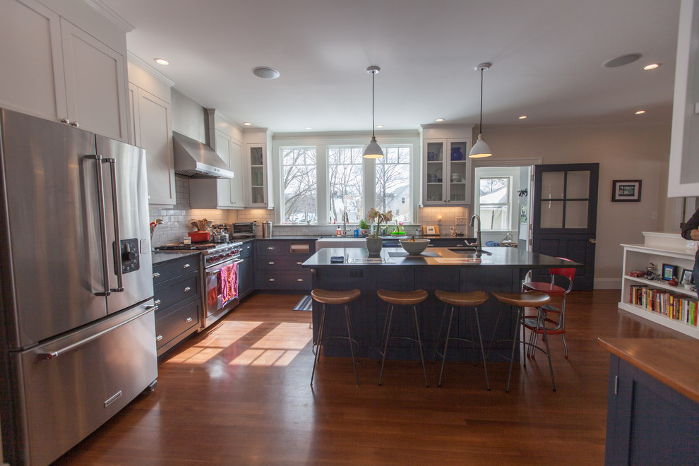 Design ideas for a medium sized traditional kitchen in Boston.