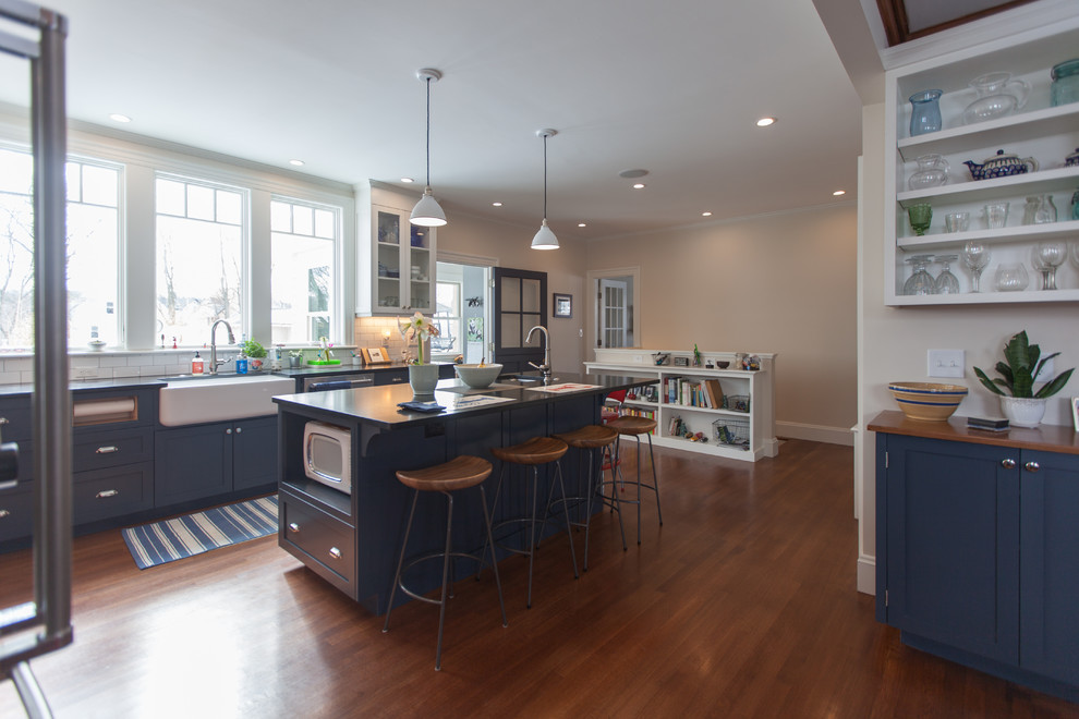 Inspiration for a mid-sized craftsman kitchen remodel in Boston