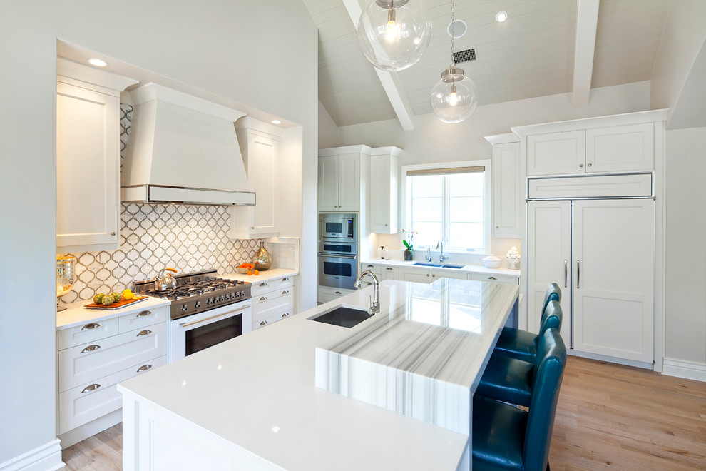Design ideas for a contemporary kitchen in Austin.