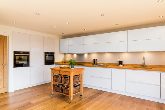 Nobilia White High Gloss Kitchen With Solid Wood Worktop Modern 