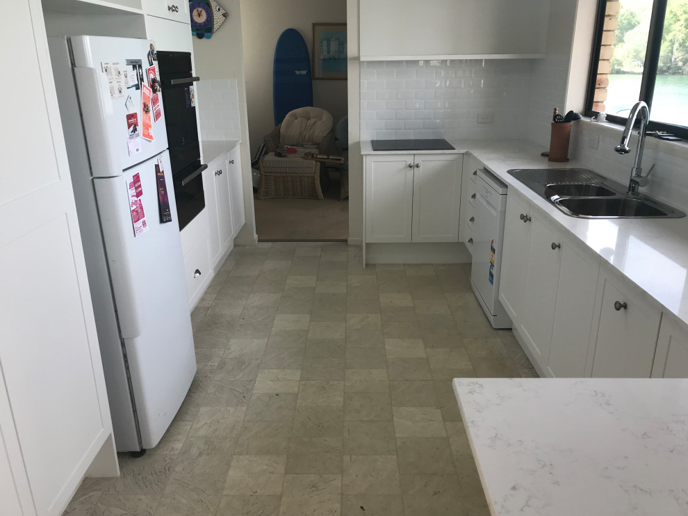 Noosa Facelift - Kitchen - Brisbane - by Utopia Kitchens & Living | Houzz