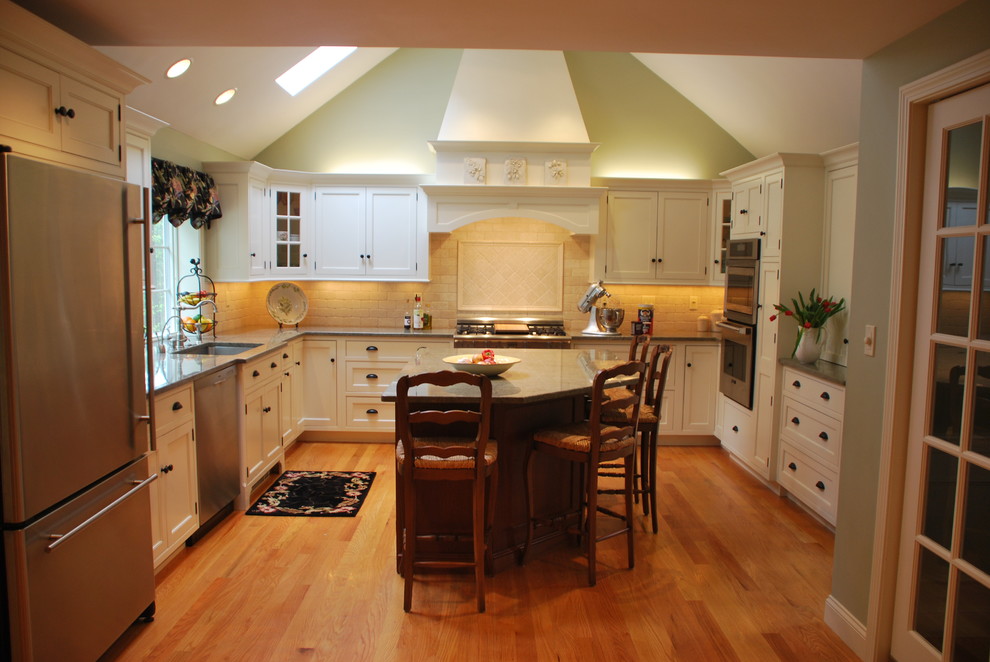 North Andover, Massachusetts kitchen Traditional Kitchen Boston