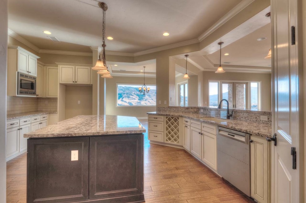NORTHERN NEVADA HOMES HOMECREST Traditional Kitchen Other by Osborne & Dermody