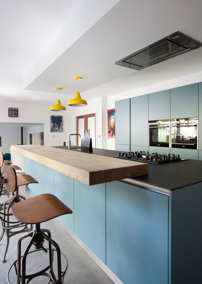 Inspiration for a contemporary kitchen in Belfast.