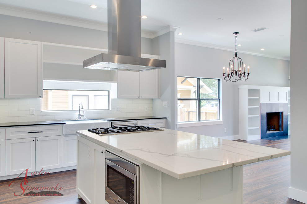 Nouveau Calacatta Quartz Island - Traditional - Kitchen - Houston - by ...